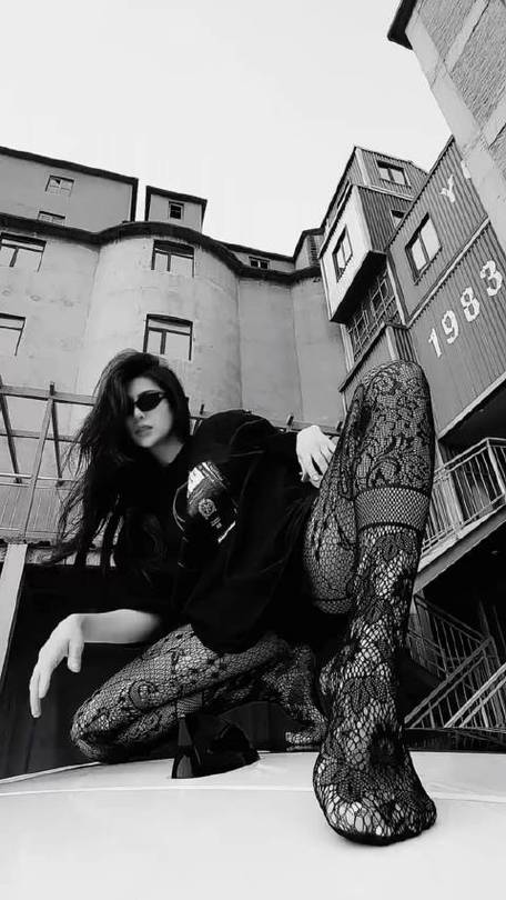 国模私密浓毛人体无码视频