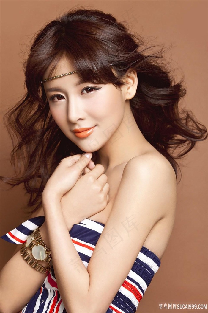 男人激烈吮乳吃奶动态图十二秒