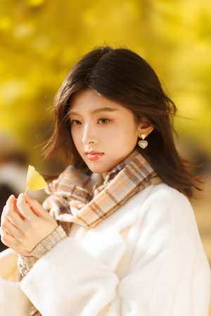 高颜值性感小姐姐上面的嘴吃完了