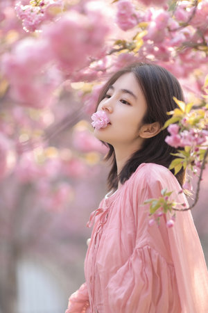 一男吃两哺乳期女人奶水