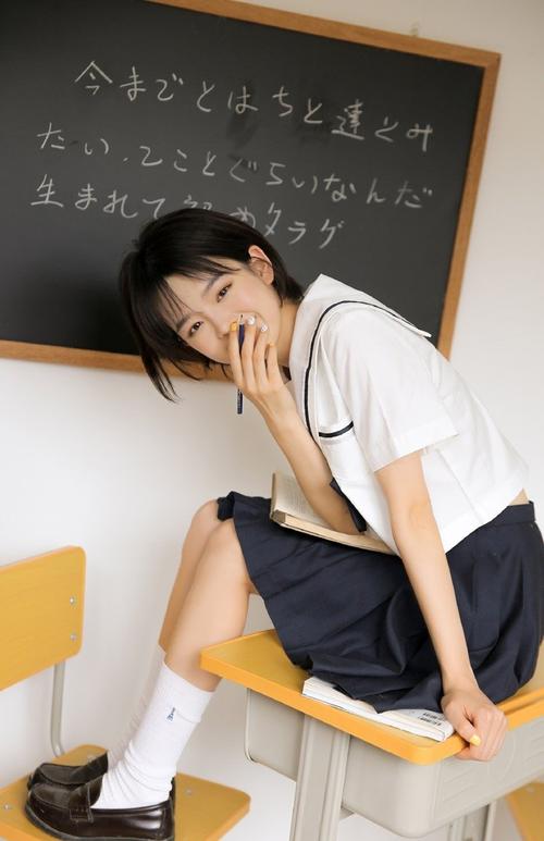 妈妈说还没成年的不能看